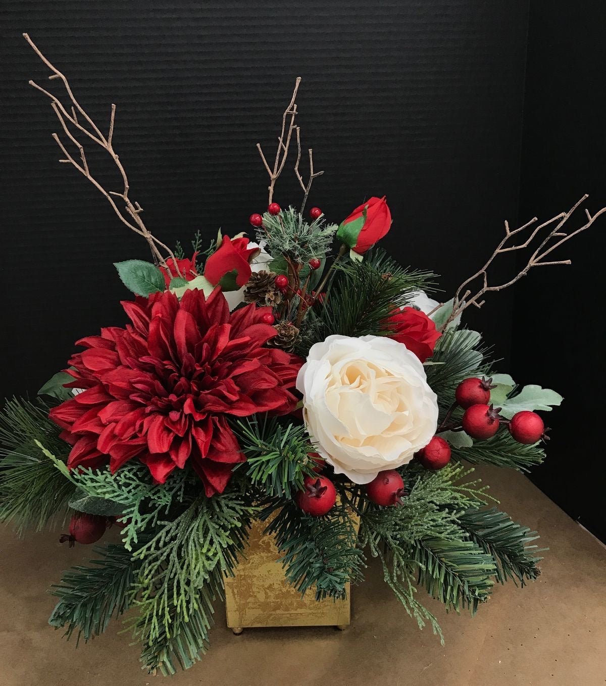 Christmas Bouquets & Centerpieces