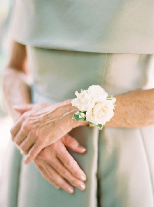 Corsage (wristlet)